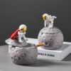 "Cartoon Astronaut" - Resin Ashtray With Windproof Lid