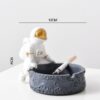 Astronaut resin Ashtray Golden Version dimensions