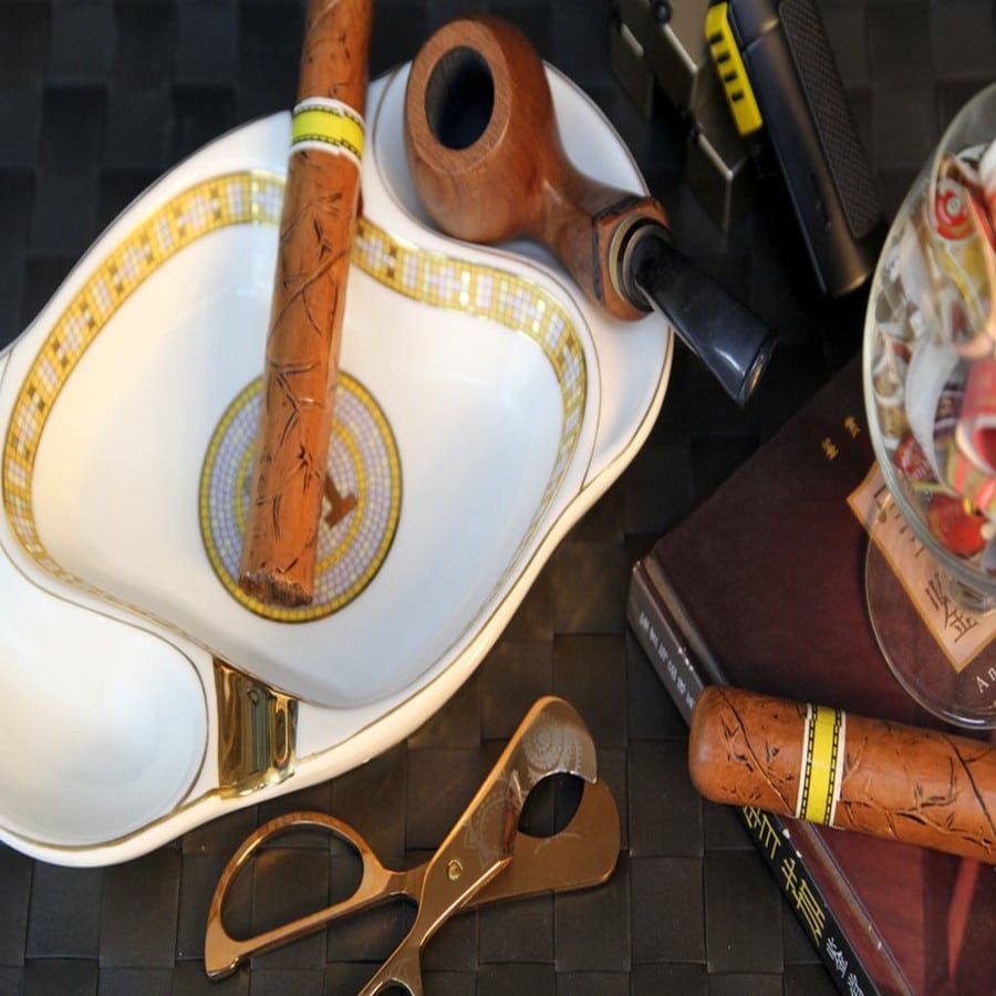 White Ceramic Ashtray For Pipe And Cigar
